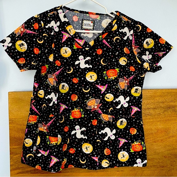 Peaches Uniforms Other - Holiday Scrub tops- Halloween ,Thanksgiving and July 4th
Size small-
